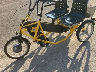 El-cykel. Side by side. 