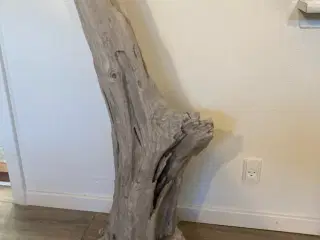 Stor træ skulptur