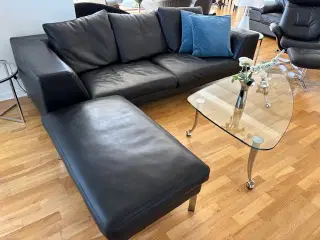 Meget velholdt Ejlersen sofa med puf