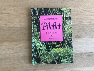 Pileflet i haven  af Gie Simonsen