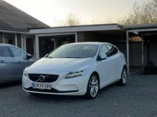 Volvo v40 D 2 