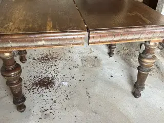 Spisebord med plader