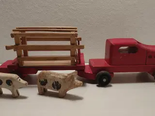 Fængselslegetøj:Grisetransport med 2grise.L.32,5cm