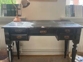 Smukt antikt skrivebord