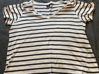 T-shirt med sorte striber