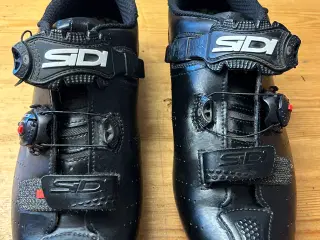 Carbon cykelsko fra SiDI