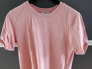 Pieces TShirt. Str M