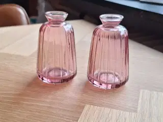 Lyserøde vaser 
