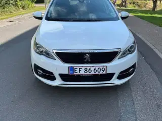 PEUGEOT 308 BlueHDi 130 5D