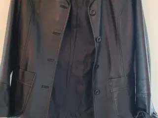 Sort habit skindjakke
