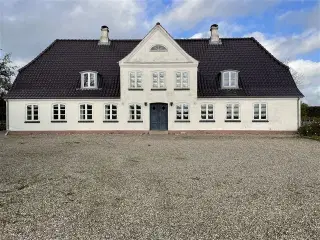 Herskabeligt og velbeliggende stuehus. , Sønderborg, Sønderjylland