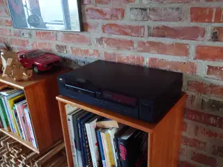 Pæn og velholdt JVC XL-V101BK CD-afspiller 