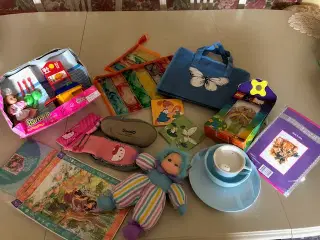 12 nye forskellige ting til lille/pigen