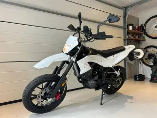 Generic TR 125, nysynet og på plader - 900 km