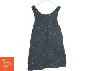 Mørkeblå kjole med blomsterprint fra H&M (str. 134)