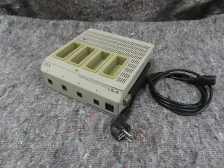 Oplader til 4 Batterier - I.D.K LX-4 (MOMSFRI)