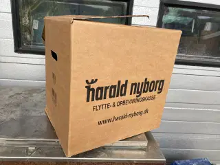 Flyttekasser fra Harald Nyborg