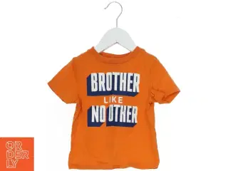 T-shirt fra The Children’s Place (str. 86)
