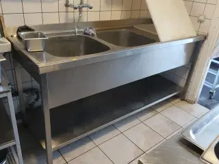 Dobbelt vaskebord uden armatur