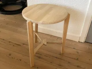 ny fremstillet sidebord i eg