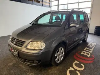 VW Touran 2,0 TDi 136 Trendline DSG Van