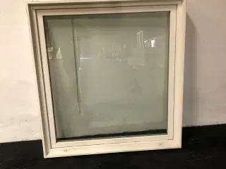 Dreje-kip vindue i pvc 1300x120x1390 mm, højrehængt, hvid
