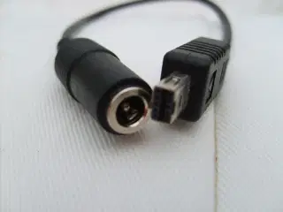 Adapterkabel DCstik han 4,0 - 1,7mm til 5 PIN stik
