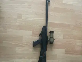 Hassan supertact mod25 med rødpunktsigte