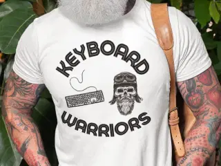 sjov t-shirt keyboard warriors 