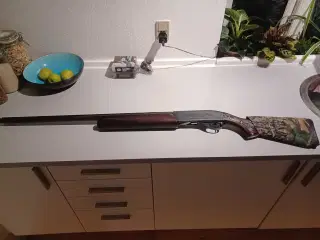 Jagtgevær Remington 1100.