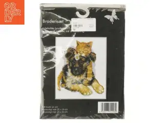 Broderisæt med kat og hund motiv (str. indvendigt 20x25 cm udvendigt 25x30 cm)