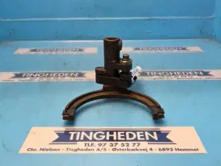 New Holland 8340 Skiftegaffel F0NN7230AA
