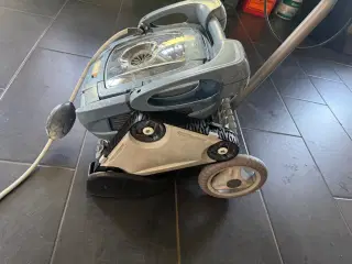 Zodiac pool robot 