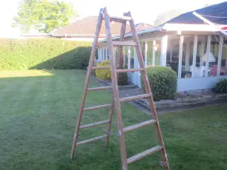 1 stk Retro Trappestige i træ højde 200 cm