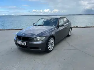 BMW 320 I årgang 2005 km 