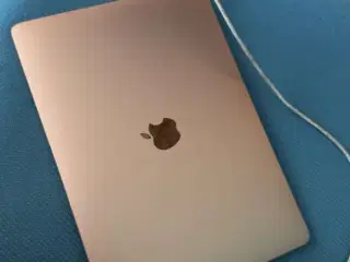 Rosegold MacBook Air 