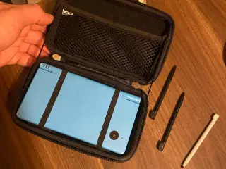 Nintendo DSI