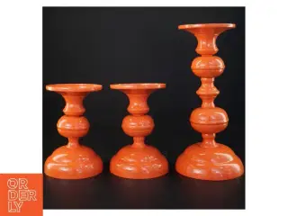 Orange lysestager (str. H 26 b 12 cm h 15,5 b 11 cm)