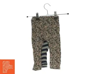 2 par bukser fra hhv. Name It og H&M (str. 68 og 80)