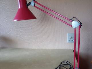 Arkitektlampe ceriserød - ny og ubrugt