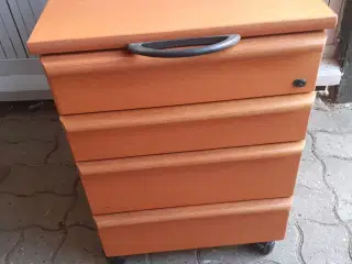 skuffe skab