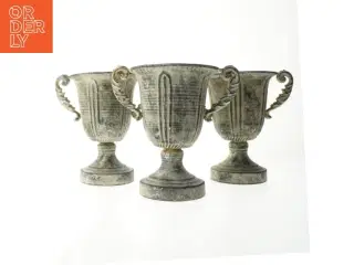 3 Antikke store trofævaser (str. 23 cm)
