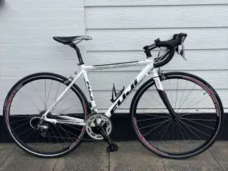Fuji Roubaix 2.0 i størrelse 49
