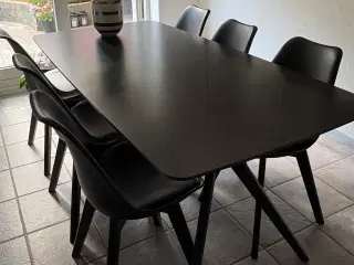 Spisebord med keramisk plade