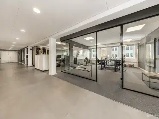 Skønt kontorlejemål på 293 m² i Søborg