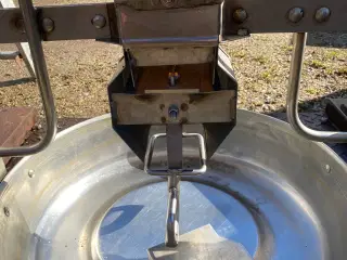 Foderautomat til grise på friland