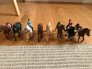 8 Schleich heste + 2 ryttere