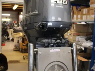 Yamaha F200FETL