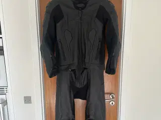 Alpinestars Missile v2 2-delt læderdragt – Sort/So