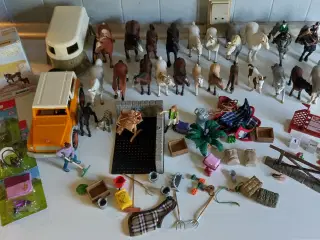 Schleich hestestald med masser af tilbehør